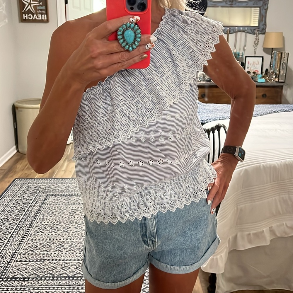 American Eagle 🦅 One Shoulder Gorgeous eyelet light blue pinstripe top, size XL